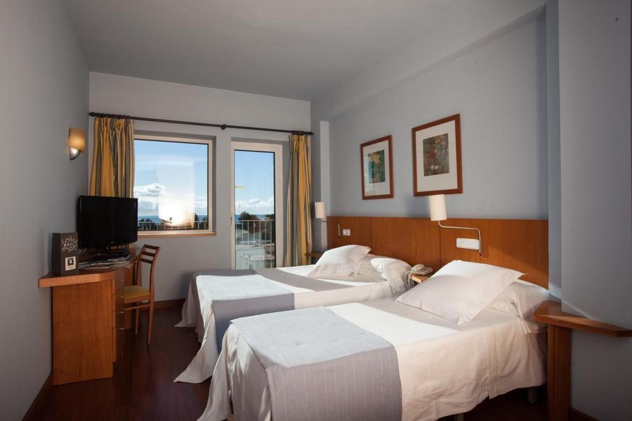 Nuria Hotel Tarragona Bagian luar foto